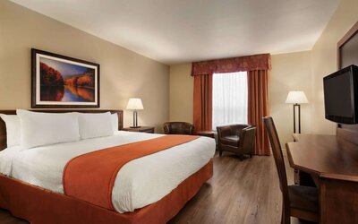 Days Inn by Wyndham Levis