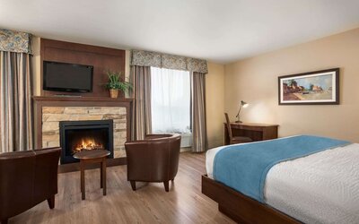 Days Inn by Wyndham Levis
