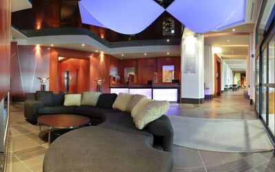 Hôtel Must –  Aéroport de Québec par JARO
