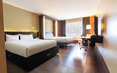 Hôtel Must –  Aéroport de Québec par JARO