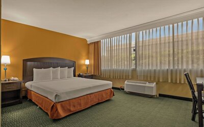 Airport Honolulu Hotel, Trademark Collection by Wyndham