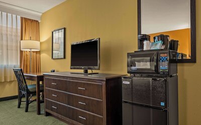 Airport Honolulu Hotel, Trademark Collection by Wyndham