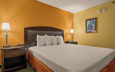 Airport Honolulu Hotel, Trademark Collection by Wyndham