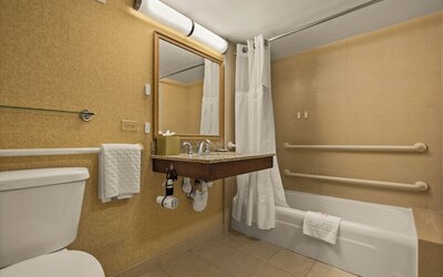 Airport Honolulu Hotel, Trademark Collection by Wyndham