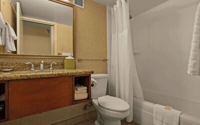 Airport Honolulu Hotel, Trademark Collection by Wyndham