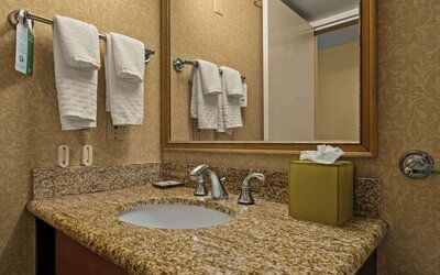 Airport Honolulu Hotel, Trademark Collection by Wyndham