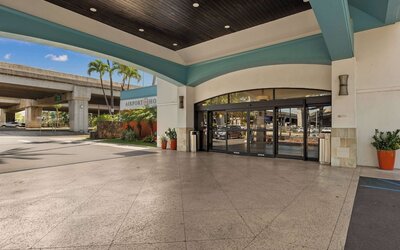 Airport Honolulu Hotel, Trademark Collection by Wyndham
