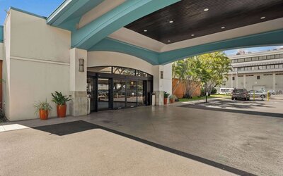 Airport Honolulu Hotel, Trademark Collection by Wyndham