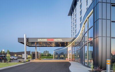 Grand Hôtel TIMES Lévis