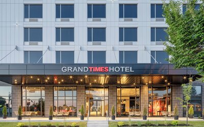 Grand Hôtel TIMES Lévis