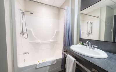 Grand Times Hotel Quebec City Airport