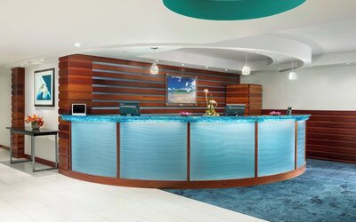 Courtyard by Marriott Waikiki Beach