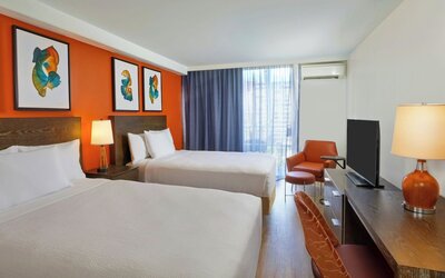 Courtyard by Marriott Waikiki Beach