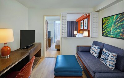 Courtyard by Marriott Waikiki Beach