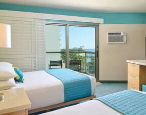 Waikiki Circle Hotel By Castle