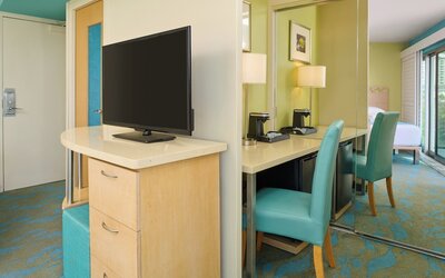 Waikiki Circle Hotel By Castle