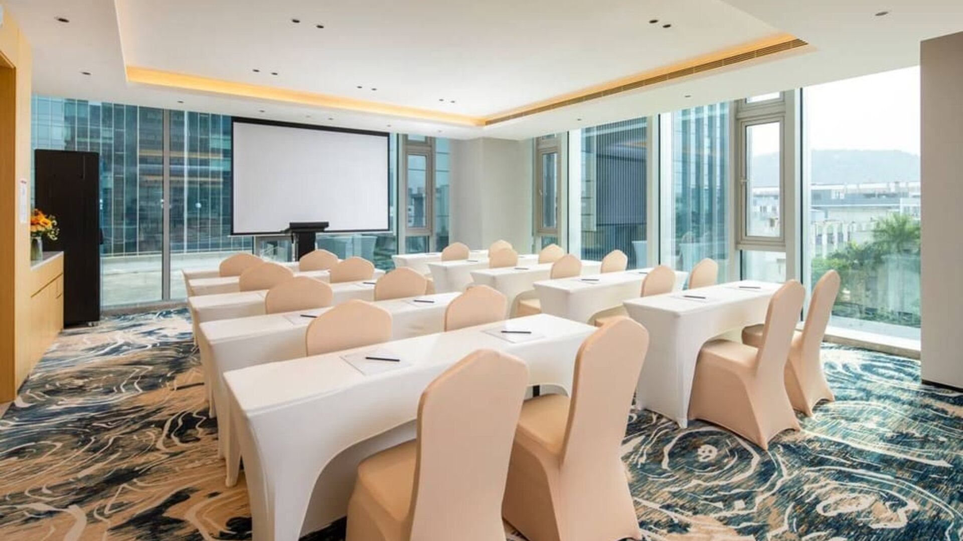 Hilton Garden Inn Shenzhen Airport