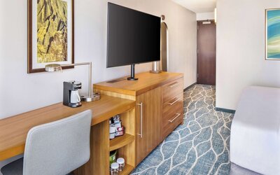 Hyatt Place Waikiki Beach