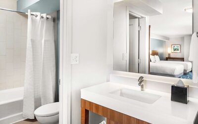 Hyatt Place Waikiki Beach