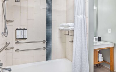 Hyatt Place Waikiki Beach