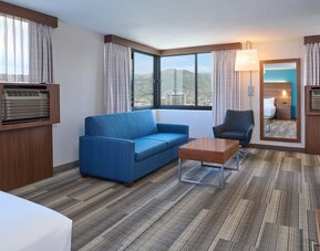 Holiday Inn Express Waikiki by IHG