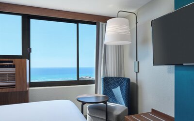 Holiday Inn Express Waikiki by IHG