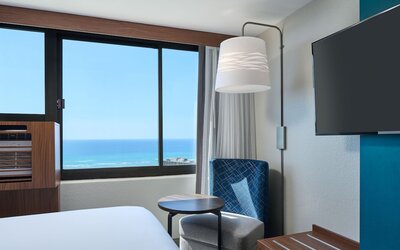 Holiday Inn Express Waikiki by IHG