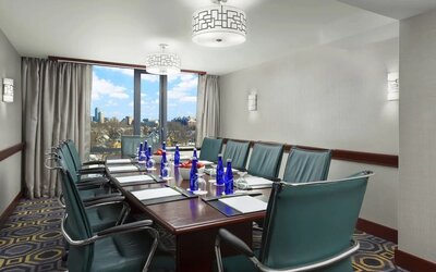 Professional meeting room with natural light at Courtyard Boston Cambridge.
