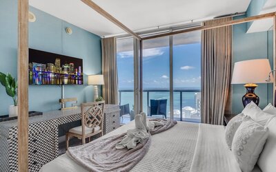 The Club at Brickell Bay