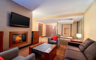 Four Points by Sheraton Winnipeg South