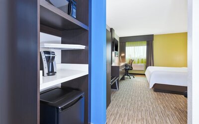 Holiday Inn Express Winnipeg Airport - Polo Park by IHG
