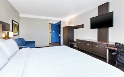 Holiday Inn Express Winnipeg Airport - Polo Park by IHG