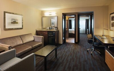 Hilton Winnipeg Airport Suites