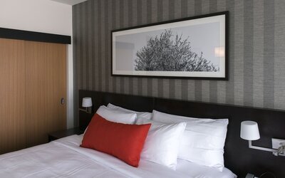 The Grand Winnipeg Airport Hotel by Lakeview