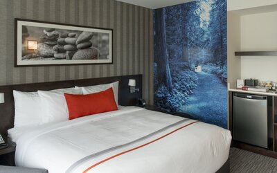 The Grand Winnipeg Airport Hotel by Lakeview