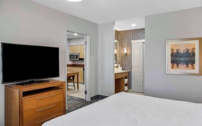 Homewood Suites by Hilton Winnipeg Airport-Polo Park, MB