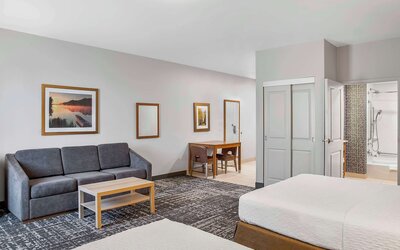 Homewood Suites by Hilton Winnipeg Airport-Polo Park, MB