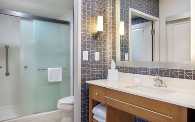 Homewood Suites by Hilton Winnipeg Airport-Polo Park, MB