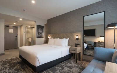 Sandman Signature Winnipeg Airport Hotel & Suites