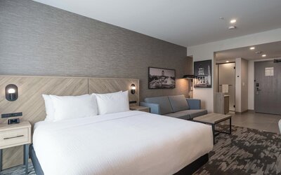 Sandman Signature Winnipeg Airport Hotel & Suites