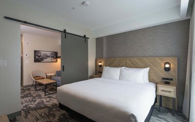 Sandman Signature Winnipeg Airport Hotel & Suites