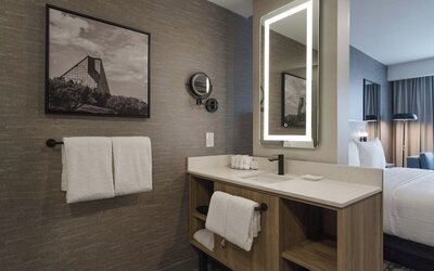 Sandman Signature Winnipeg Airport Hotel & Suites