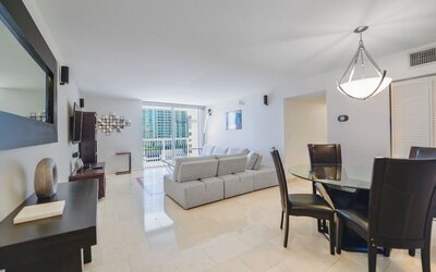 The Club at Brickell Bay