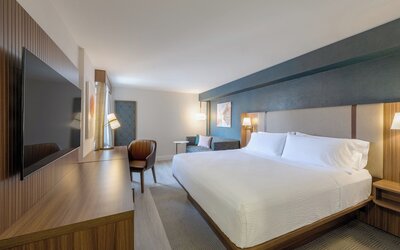 Holiday Inn & Suites Winnipeg Downtown by IHG