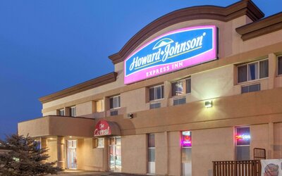 Howard Johnson by Wyndham Winnipeg West