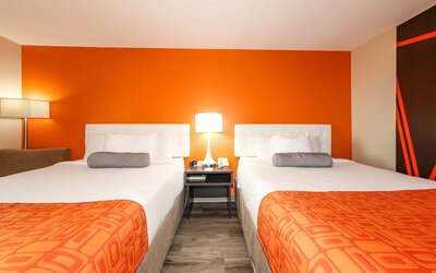 Howard Johnson by Wyndham Winnipeg West