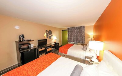 Howard Johnson by Wyndham Winnipeg West