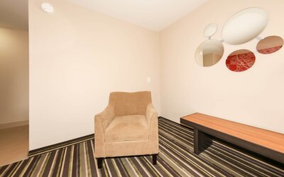 Howard Johnson by Wyndham Winnipeg West