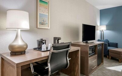Comfort Inn & Suites Downtown Brickell - Port of Miami