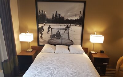 Super 8 by Wyndham Winnipeg West